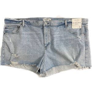 NWT Abercrombie & Fitch High Rise The Mom Short Size 24 DistressedDenimShorts